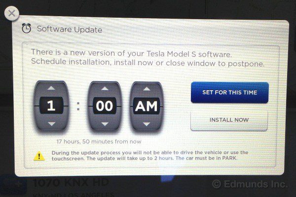 2013_tesla update apple watch