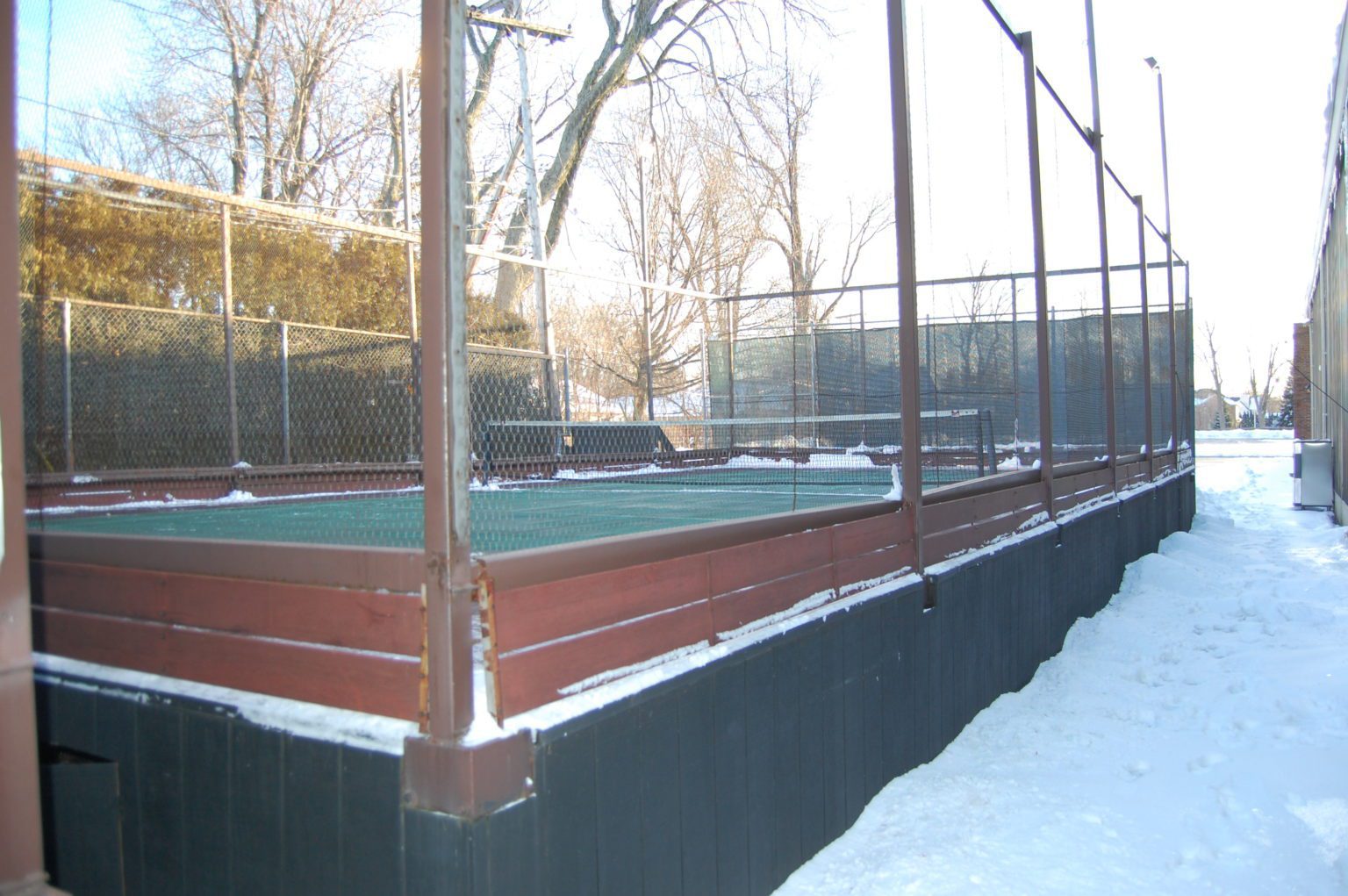 Platform, paddle, pop, padel tennis and pickleball What’s the